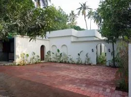 Kash Beach Villa, Varkala - Steps from Odayam Beach
