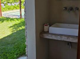 Casa chalet con pileta, hotel a Colón