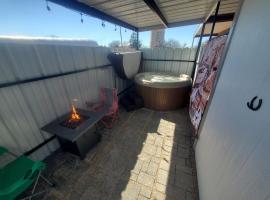 Tower-view Hot-tub Retreat, hotel v destinácii Cisco