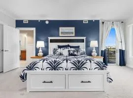 Bright 4BR condo with huge balcony, pools, and direct beach access