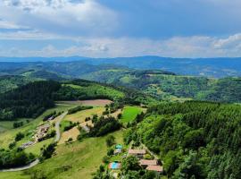 Montreynaud - gîte et chambre d'hôtes、ラマストルのホテル