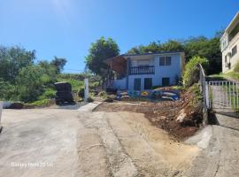 Casa Los Nietos on hills of Culebra, hotel in Culebra