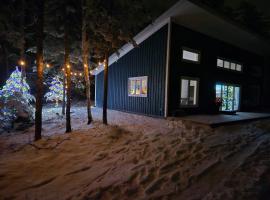 Bluejay Hideaway has hottub Near Martock, Hotel in Falmouth