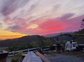 Beverlys Hilltop Retreat