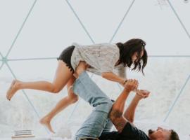 Viesnīca WADi RUM ROTANA BUBBLE lUXURY CAMP pilsētā Disah