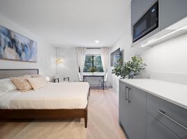 The Alpine Alcove w Pool & Hot Tub, hotel a Whistler