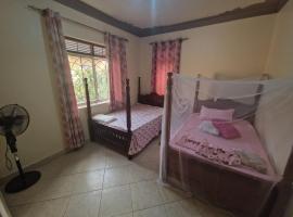 Private Furnished Villa with Garden, hotel i Soroti