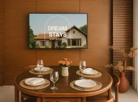 Blueground - Private Poolside 2BR in Lakeview