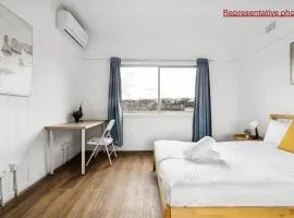 Peaceful Double Room Near Parks & Transit - Shared Bathroom and Kitchen