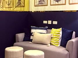 The CAPTAINs Abode Staycation, hotel v mestu Bacolod