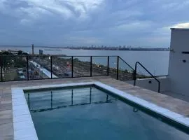 Edificio Paraná Playa Costanera, Apartamento de 1 Habitación, vista frontal al Rio con parking y Amenities!