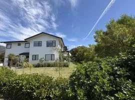 Pohara Escape - Bright Interiors & Scenic Views