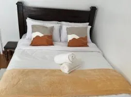 Arabella Luna- Stylish Studio near Panafric and CBD