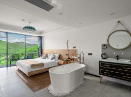 云上草原安吉不语时光度假民宿, hotelli kohteessa Xianyanli