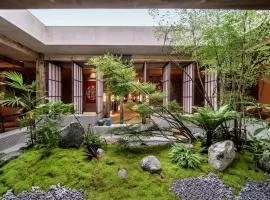 There's a hotel under the banyan tree