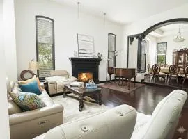 NEW Luxury Executive Home 5 bedrm FitRM 6,000sq