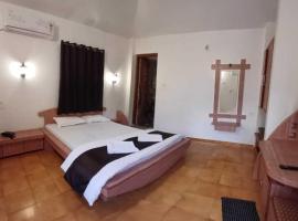 Townhouse Amrapali Resort, hotel en Top