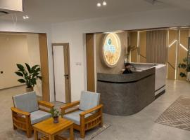 TES Hotel، فندق في أوش