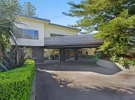 Norfolk Beach House - Modern