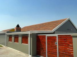 Lulu's Self Catering Accomodation, khách sạn ở George