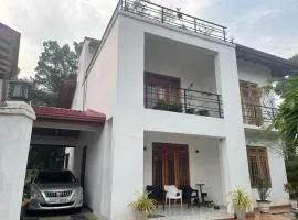 Private Guest Suite in Kandy Separate Entrance
