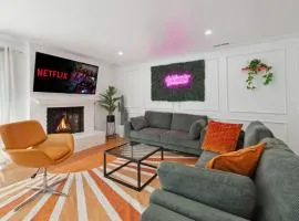 Heated Pool Oasis Close to Attractions