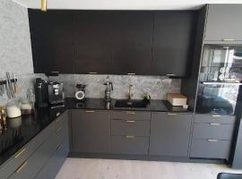 Mölnlycke में, होटल Cozy villa with proximity to lake and nature and Liseberg