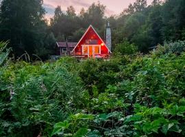 Red Cottage By The Lake In Bjärnum – hotel w mieście Bjärnum