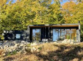 Lakeside Cabins In The Forests Near Immeln, hotelli kohteessa Immeln
