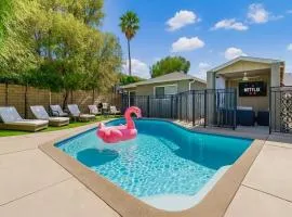 Modern Tarzana Poolside Retreat
