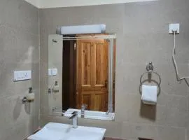 Lords Studio Inn Mandi