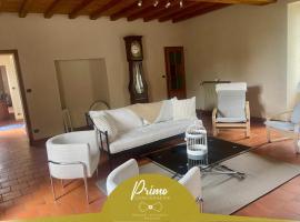 Bois Sangha Maison 3 chambre avec jardin clos, Hotel in Oiron