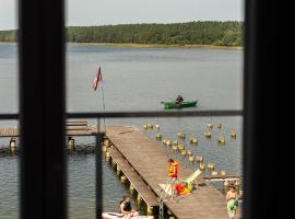 Przystań Kormoran, resort a Czarna Wieś