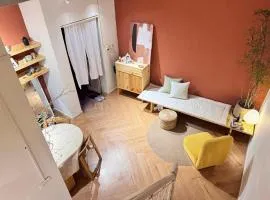 Airi Stay - Nhà 2 tầng, vị trí đẹp, 5 phút đi bộ ra Hồ Hoàn Kiếm, đưa đón sân bay
