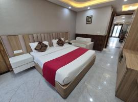 Char Dham By Sadhna, hotel en Chhatikara