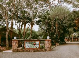 Ezulwini Game Lodge, готель у місті Глуглуве