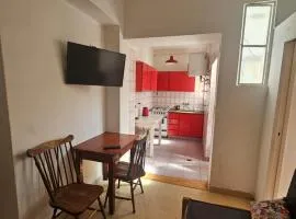 2 ambientes frente a plaza Colón y playas del centro