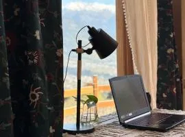 Michelintaara's Desk