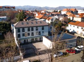 Villa Magdalena apartments & rooms GARNI HOTEL, alojamento com cozinha em Maribor