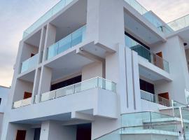 Crest Woods By WW โรงแรมในดาร์เอสซาลาม