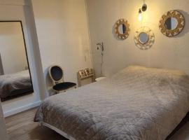 Charmant appartement au cœur de Tarascon – hotel w mieście Tarascon-sur-Ariège