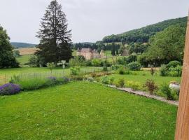 Le Coquelicot, maison au calme dans le Morvan, hotel a Ménessaire