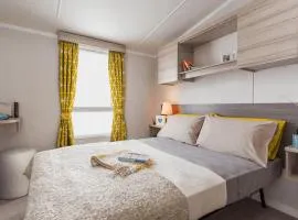 Ivy Caravan 2 at Thurston Manor Leisure Park