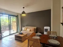 Mini villa con piscina mare raggiungibile a piedi wifi aria condizionata