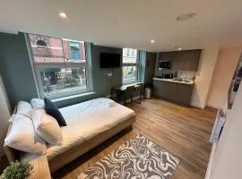 Studio Flat Close to Queen Square - Flat 2B
