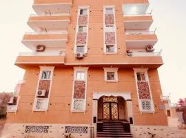 signature house Luxor