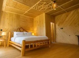 Bunyonyi Luxury Resort