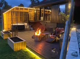 Black Mirror , Jacuzzi all year, hotel a Filtvet