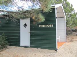 Primrose Cabin Glamour Camping, Hot showers, Stunning Night Sky, yöpymispaikka kohteessa Monticello