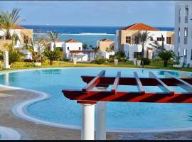 Zuri's Beachfront Bliss, With Beach Access, hotelli kohteessa Mtwapa